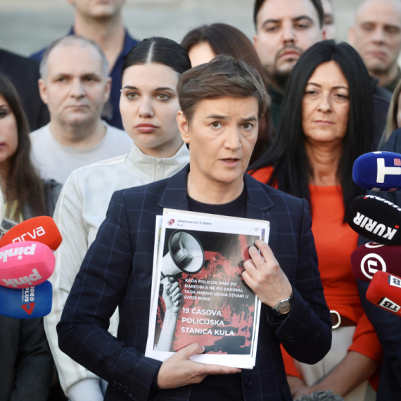 Brnabić: "Studentska lista je prevara kakvu Srbija nije videla"; "Prave žrtvu od sebe, a pozivaju na jahanje"