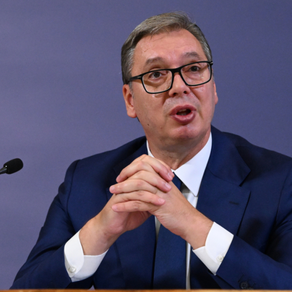 Vučić: "Staviću stolicu preko puta sebe – da se sit ispričam sa Srdanovićem"; "Nažalost, to nije ni smešno"
