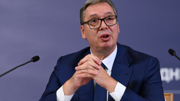 Vučić odgovorio na uvrede i poslao poruku protivnicima: "Kada ne možete da me pobedite, nazivate me ludakom"