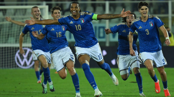 Kako je ovo moguće? Veliki talenat Italije postigao gol sa 70 metara VIDEO