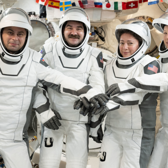 Četvoro astronauta vratilo se posle osam meseci na Zemlju