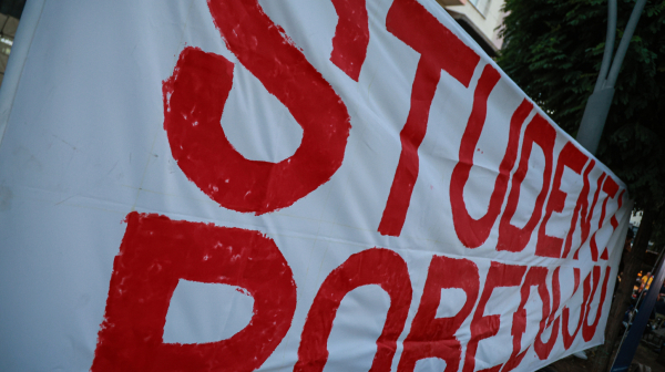 Burna scena u Kraljevu; Blokaderi pokucali na vrata, a onda im je građanka održala lekciju
