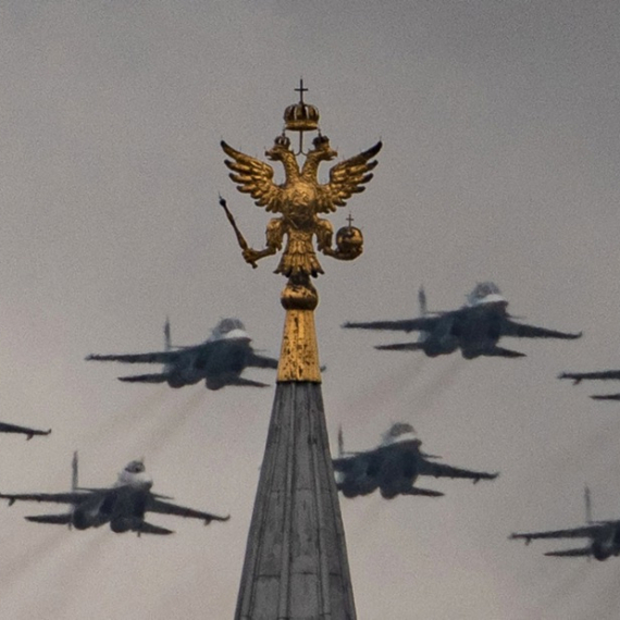 Moskva: "Bežite..."