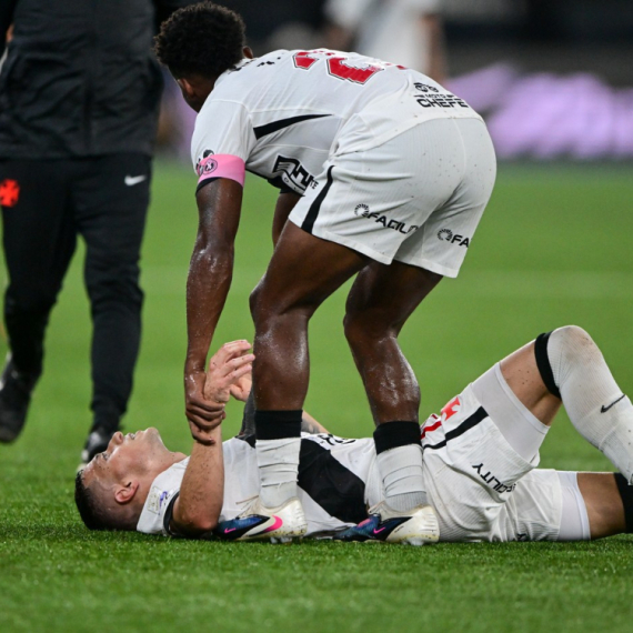 Jezivo: Bruno Duarte se srušio na terenu! VIDEO