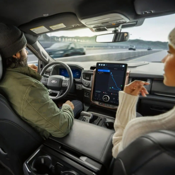 Veruju da automobil sve radi sam, a onda nastaje problem: Opasnost modernih sistema