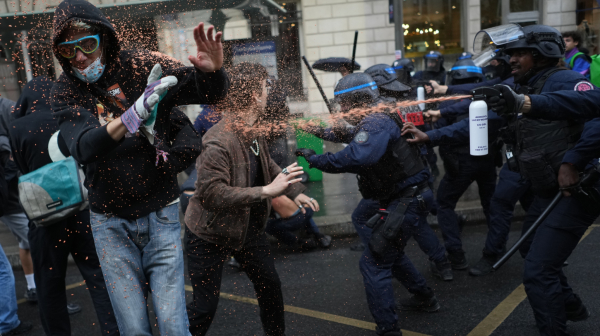 Mass brawls break out on the streets of a European capital; Shocking footage emerges PHOTO/VIDEO