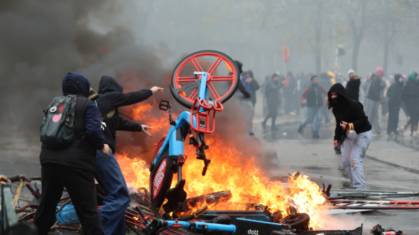Chaos on the streets of Brussels: Buses set ablaze as protesters clash with police VIDEO