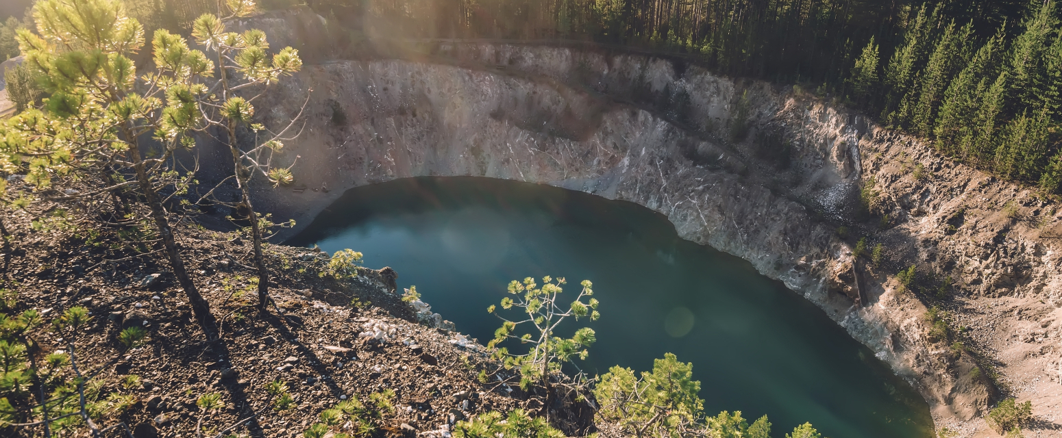 Tirkizni dragulj Srbije za koji mnogi ne znaju: Jezero između dve planine krasi neverovatna lepota FOTO