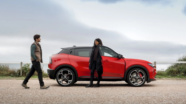 Umorni ste od aplikacija za upoznavanje? Alfa Romeo ima drugačiju ideju