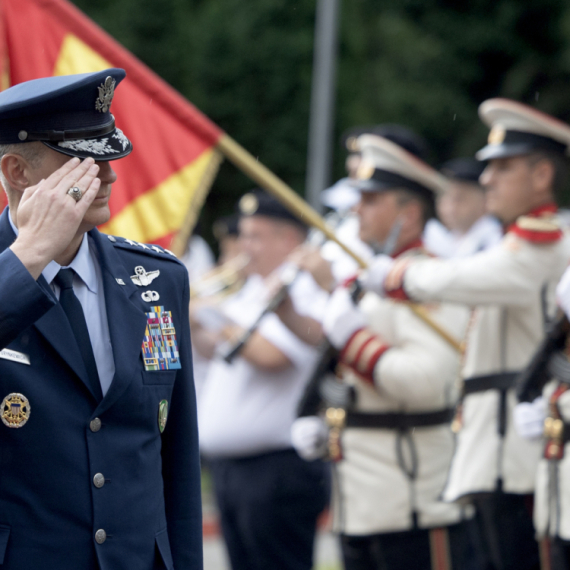 NATO spreman da odgovori na napad već večeras; "Ako je neko dovoljno lud da nas napadne..."
