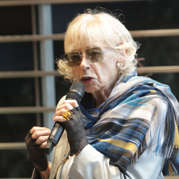Branka Petrić pala na bini: Završila u Urgentnom