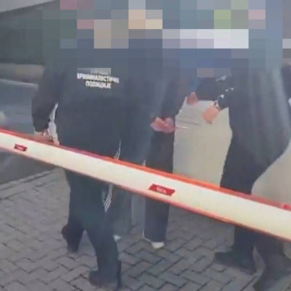 Novac firme završio u stanu na Vračaru: Uhapšeni direktorka iz Beograda i muškarac iz Čačka