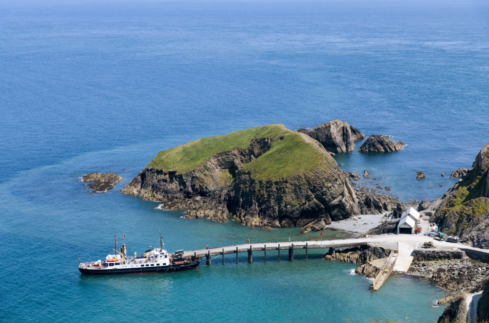 Ostrvo u kritičnoj situaciji: Očajnički se bori za vodu i preti mu evakuacija