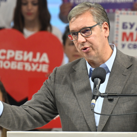 Vučić: "Stranci mi prenose šta im govori 'Studentska lista'"; "Kosovo i Metohiju im nećemo dati na tacni"