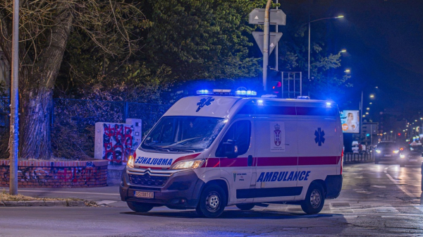 Grupa presrela mladića (17), otac ga krvavog dovezao u bolnicu