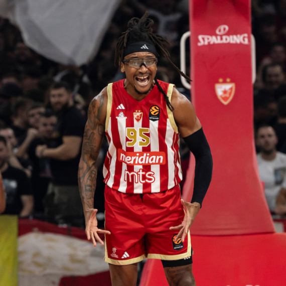 Moneke poručio "dežurnim" kritičarima: "Mogu da se nose"