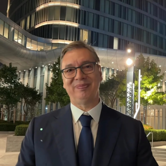 Vučić se oglasio ranom zorom: "Potrebna nam je vaša podrška, velika i visoka kao Kula Beograd" VIDEO