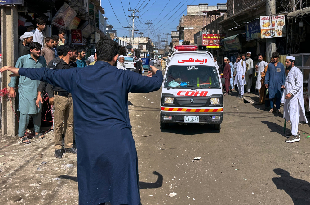 Užas u Pakistanu: Krov škole pao na đake – 28 mrtvih; Strahuje se da ih ima još VIDEO