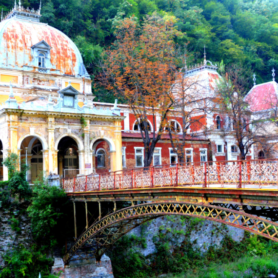 Rimski carevi su je obožavali, a danas noćenje košta 25 evra: Banja sa dugom istorijom oduševljava turiste