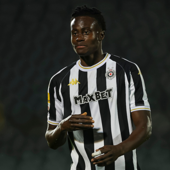 Novi skandal u Partizanu – Saša Ilić izbacio Dembu Seka iz tima!