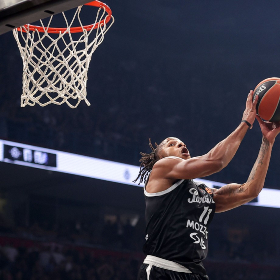 Partizan vodi protiv Fenera, a Karlik Džons nije ubacio ništa!