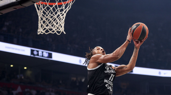 Partizan vodi protiv Fenera, a Karlik Džons nije ubacio ništa!