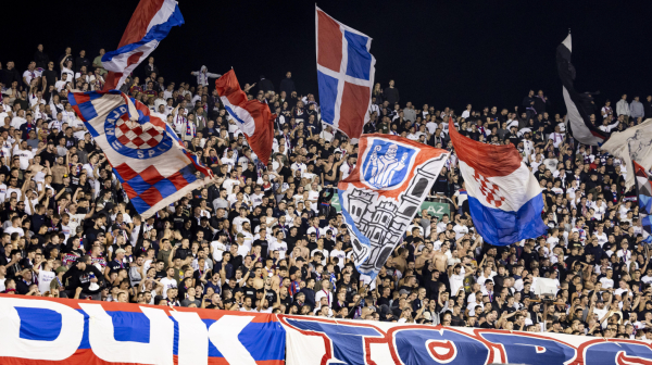Haos na "Poljudu" – Torcida pravila skandale, Hajduk pobedio Ajaks i prekinuo 16-godišnju sušu!