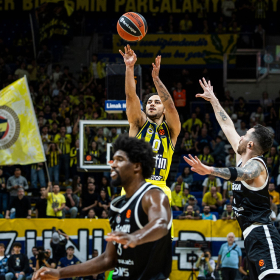 Partizan se ugasio, Fener sve bliže pobedi!