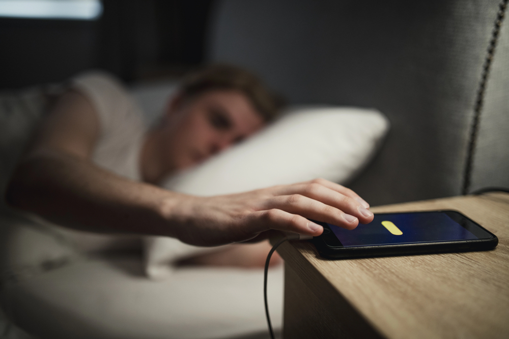 Sat se pomera, dilema ostaje – zašto i dalje ovo radimo? ANKETA