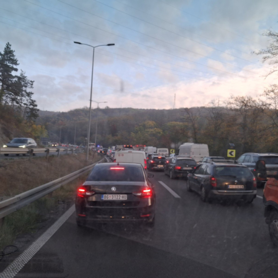 Teška nesreća kod Buban Potoka: Sudar Kamiona i autobusa GSP, velike gužve FOTO