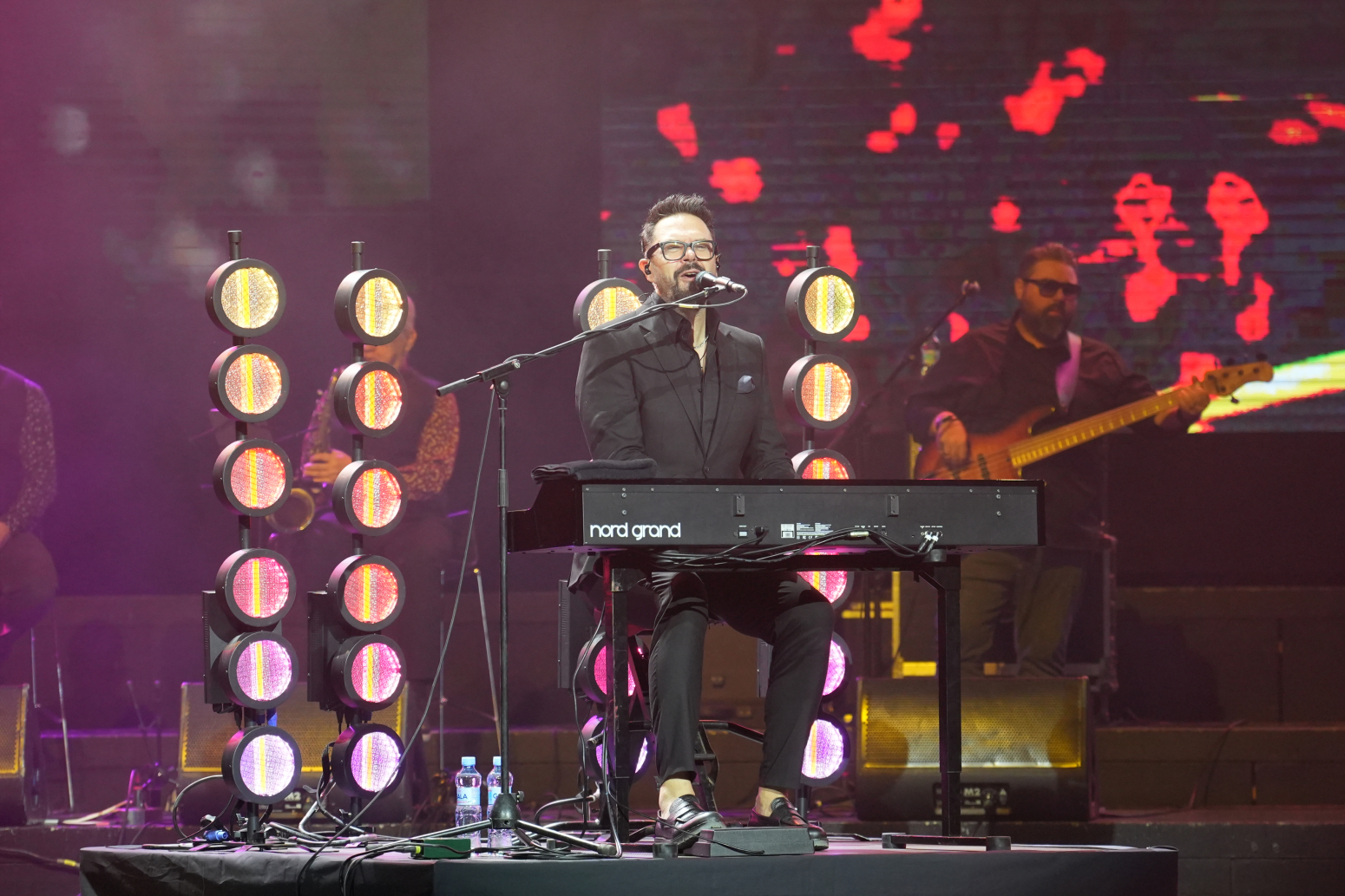 Petar Grašo napravio noć za pamćenje u Beogradu: Publika pevala njegove hitove, a onda je sve iznenadio VIDEO