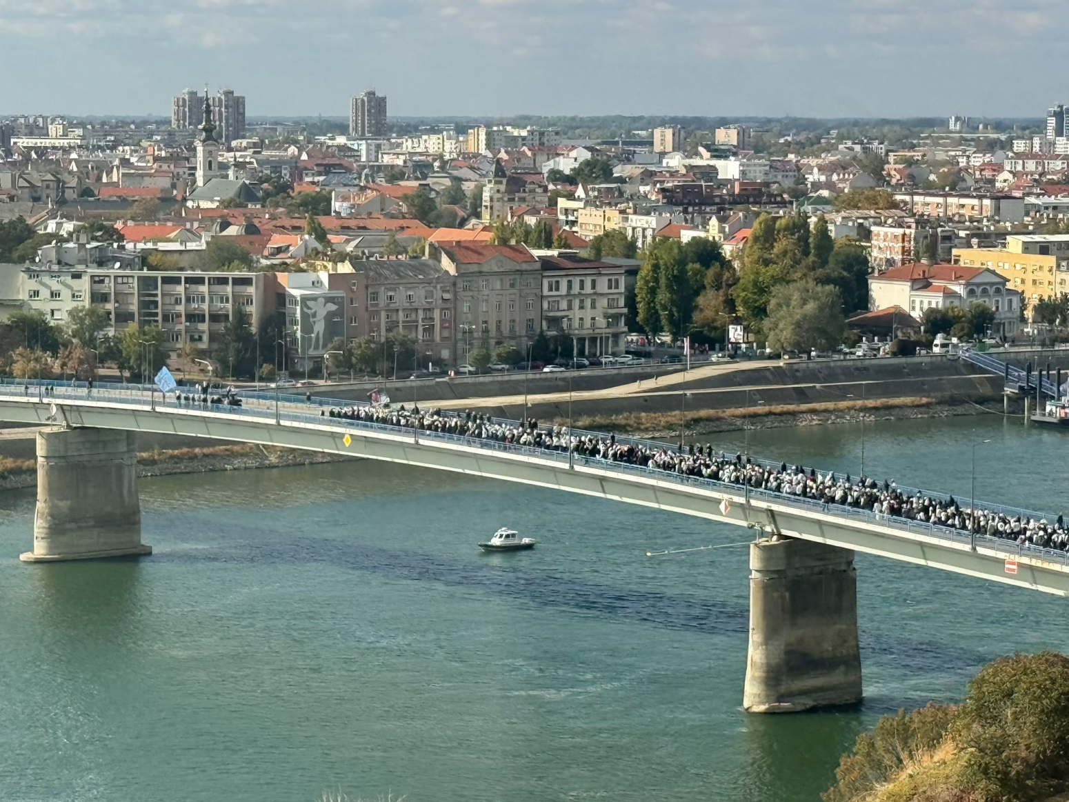 Major rally by the United Serbia coalition in Novi Sad; Vučić to arrive by train; Fico to attend? VIDEO