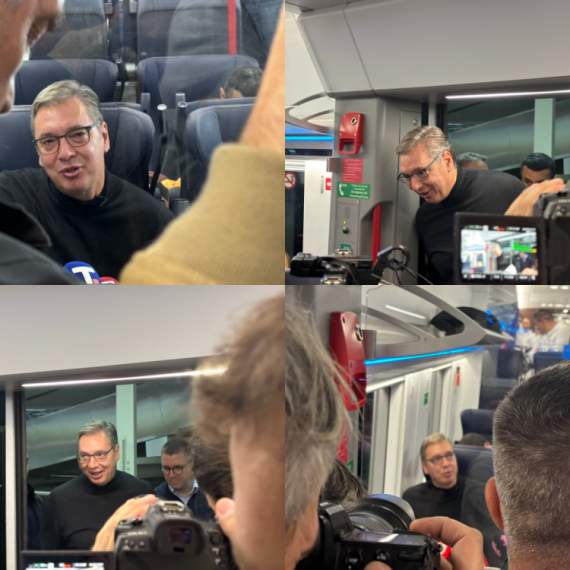 Vučić se obraća iz voza; Krenuo u Novi Sad na veliki skup VIDEO