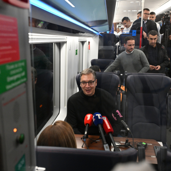 Vučić: "Voz pun energije, zajedništva i vere u Srbiju"; "Novi Sade, stižemo" VIDEO