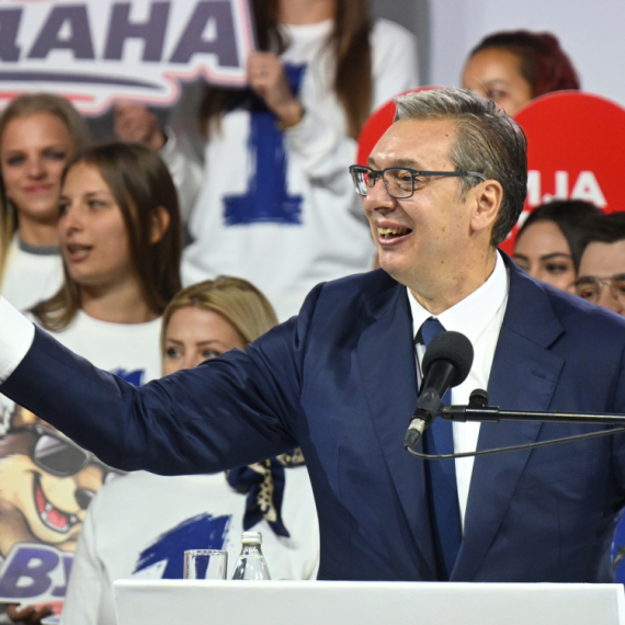 Vučić najavio veliko ulaganje države: "Testovi za trudnice od sledeće godine biće o trošku države"