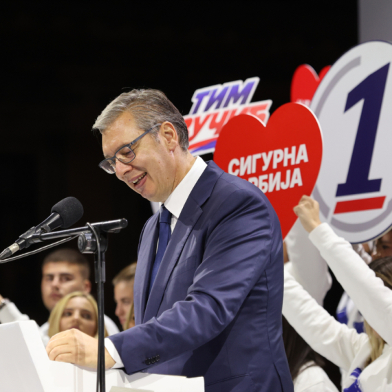 Vučić: "Uložićemo 6 milijardi za lečenje dece sa retkim bolestima"; "Besplatni zubari prvo za najstarije"