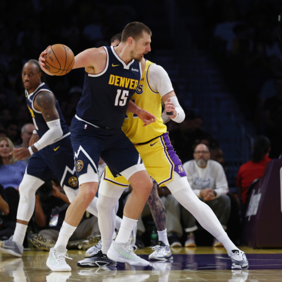 Jokić vodio Denver u generalnoj probi protiv Lejkersa VIDEO