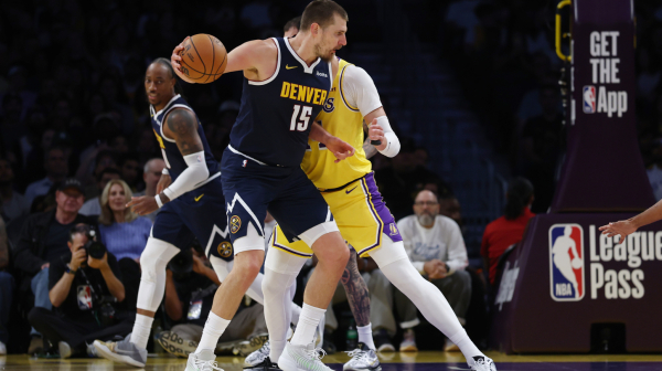 Jokić vodio Denver u generalnoj probi protiv Lejkersa VIDEO