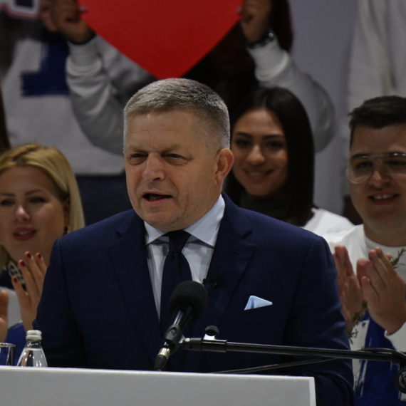 Hrvati pali u očaj; Fico napustio Brisel kako bi pružio podršku Aleksandru Vučiću FOTO