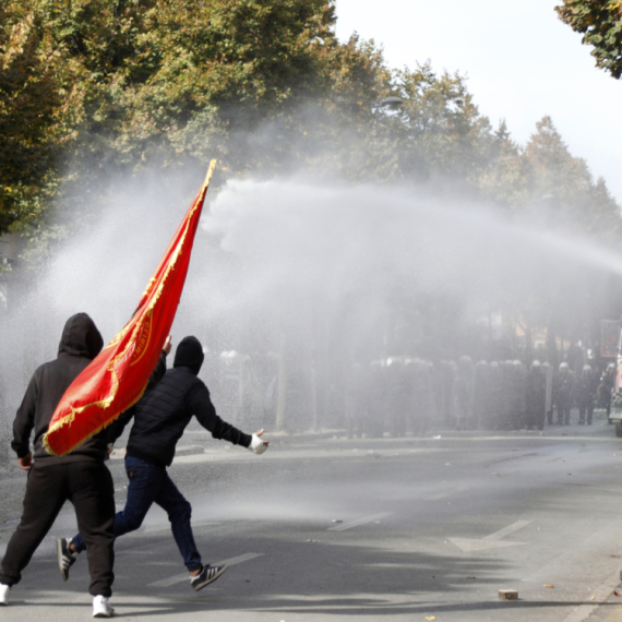 Student iz Tirane: "U stalnom smo kontaktu sa kolegama u Srbiji u vezi sa protestom"