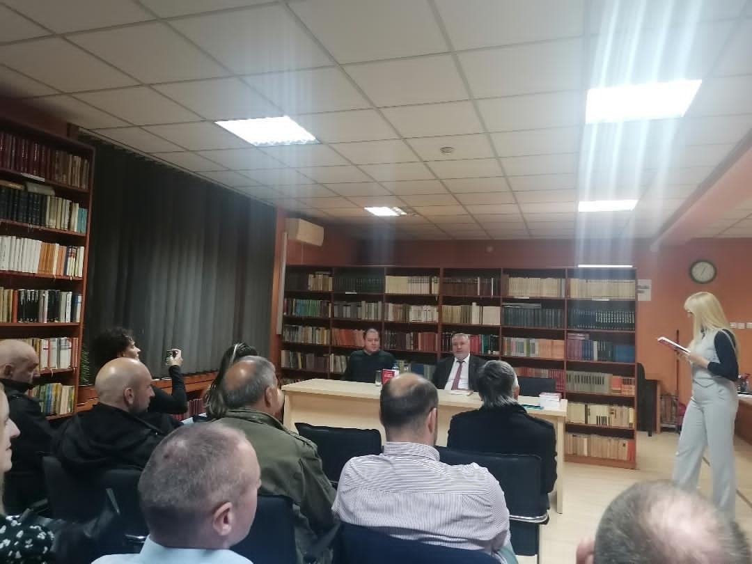 Od Stare Srbije do Bratunca: Vladimir Vučković predstavio roman Kraljevski paviljon