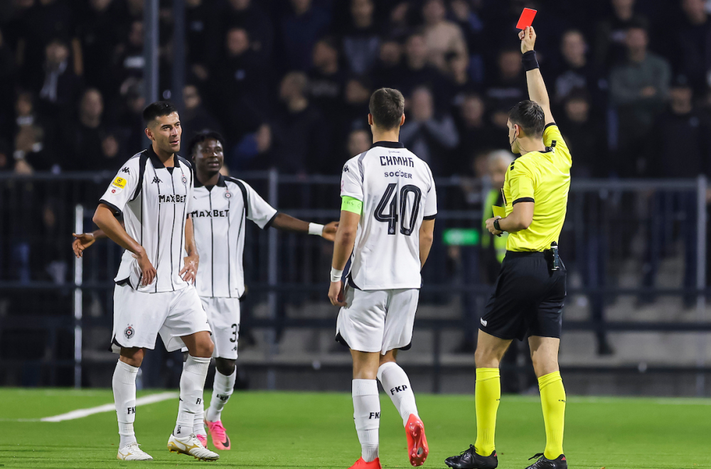 Partizan posrnuo i u Pančevu – igrači oterani od navijača