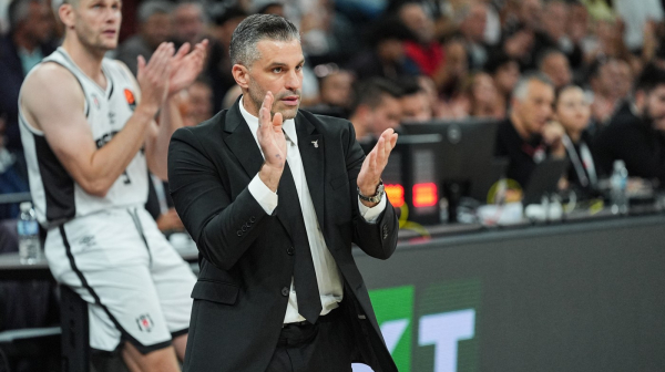 Alimpijević slavio u istanbulskom derbiju