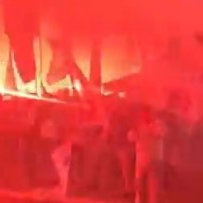 Veličanstveni prizori na Novom Beogradu: Vatromet obasjao grad; Razvijene zastave "Srbija pobeđuje" VIDEO