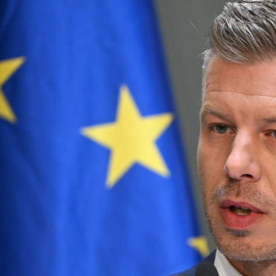Mađar o protestima u Francuskoj: "Zato mi zauzimamo najstroži mogući stav prema migracijama"