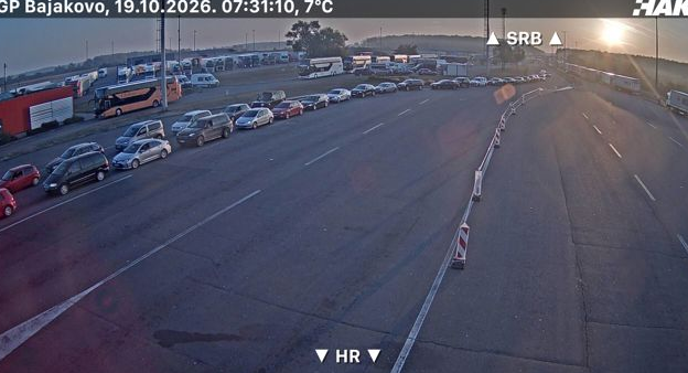 Hrvati otvorili samo dve trake na granici, ljudi čekaju i po šest sati: Šikaniranje na jako