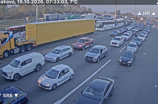 Hrvati otvorili samo dve trake na granici, ljudi čekaju i po šest sati: Šikaniranje na jako