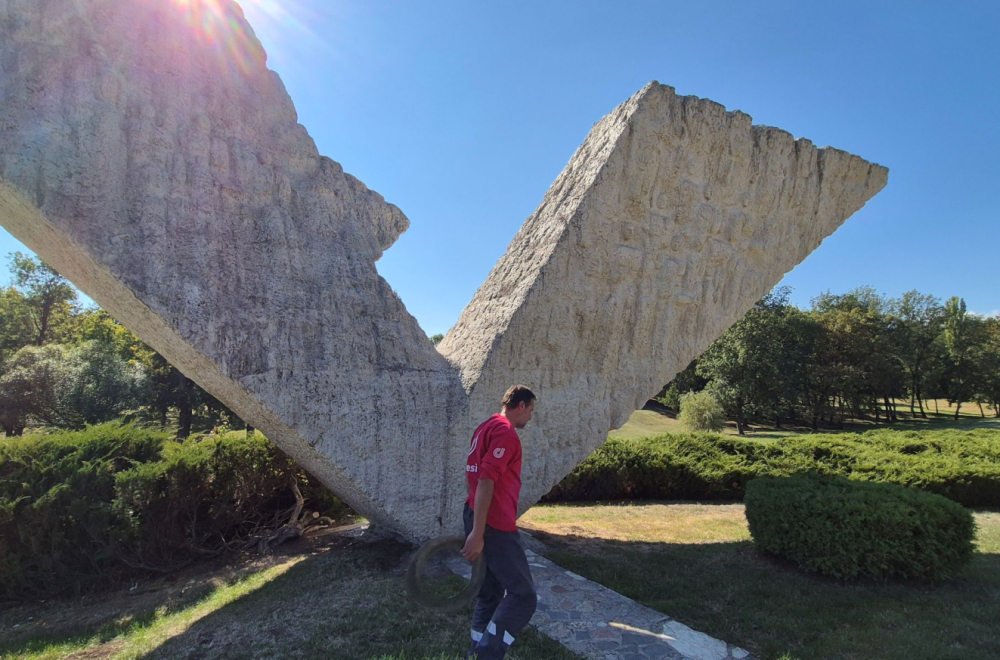 Kragujevac se priprema za Veliki školski čas: Uređuje se Spomen-park