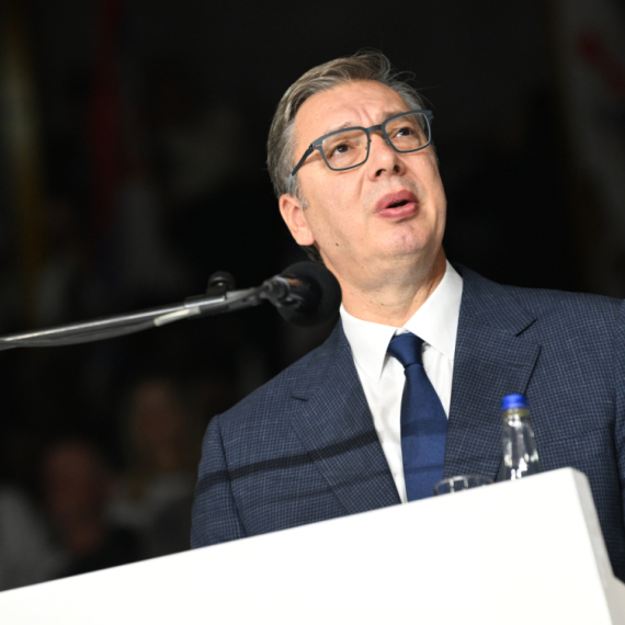 Vučić: Uprkos blokadama izgrađeno oko 180 km autoputeva i brzih saobraćajnica