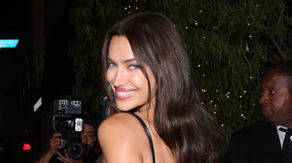 Vrelija nego na VS pisti: Na žurku došla bez majice i šokirala ultra seksi izgledom FOTO